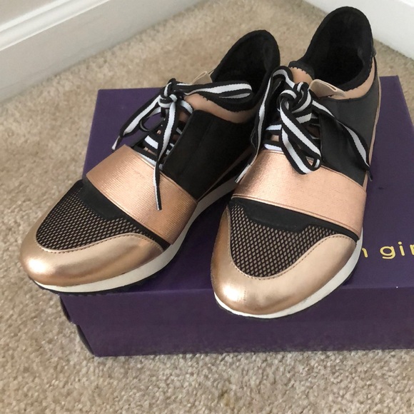 Steve Madden slip-on jogging/running shoe - Picture 2 of 5